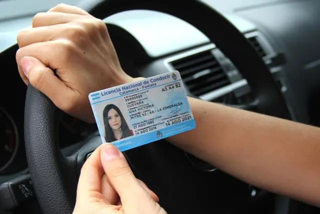 A cuánto aumentó el trámite para sacar la licencia de conducir.