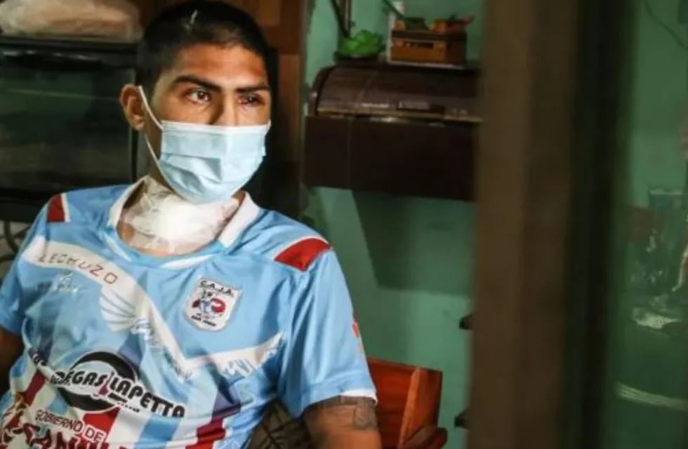 Blas Díaz, capitán de Alianza, tras el accidente en moto que casi le cuesta la vida.