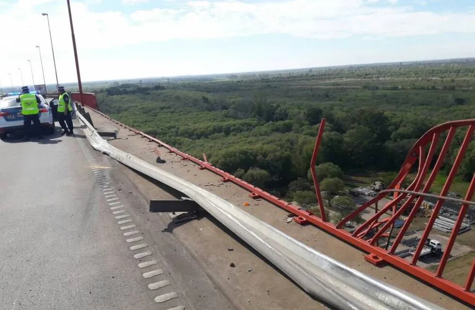 Accidente en puente Zárate Brazo Largo. Foto de archivo.