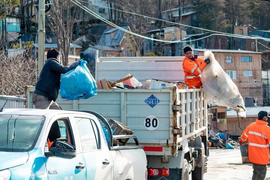 Ushuaia: realizaron jornada de limpieza en los barrios Obrero y Escondido