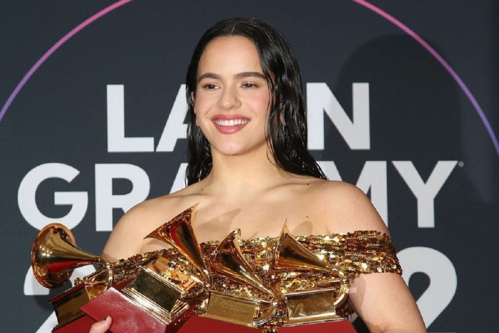 Rosalía en los Latin Grammy en 2022, donde también se llevó varias estatuillas. (Instagram Rosalía)