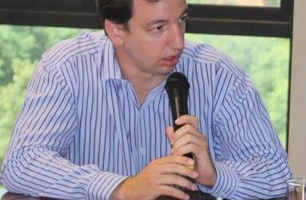 El Ministro de Energía y Obras Públicas, Santiago Yanotti.