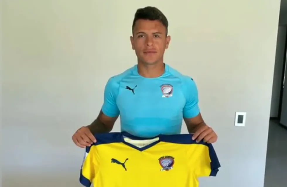 El delantero Lucas Fernández jugará en Jomo Cosmos FC de Johannesburgo, luego de jugar en Independiente Rivadavia de Mendoza.