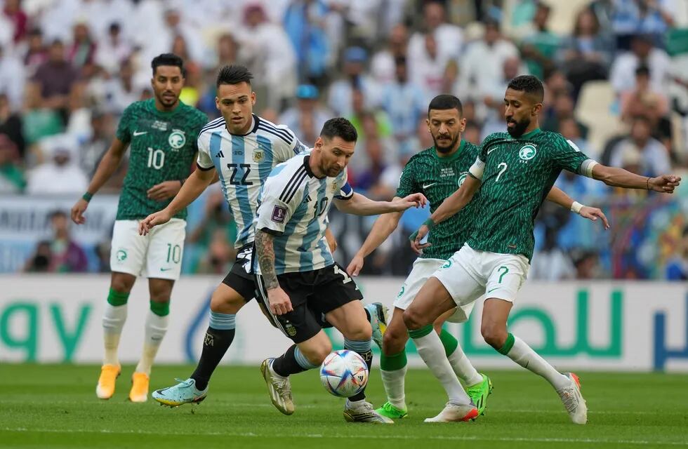 Argentina le está ganando a Arabia Saudita. (AP)