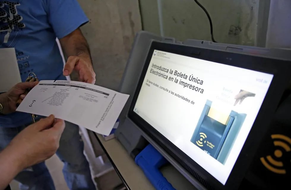 Voto. El sistema electrónico se usará también en Carlos Paz (Gentileza La Nación)