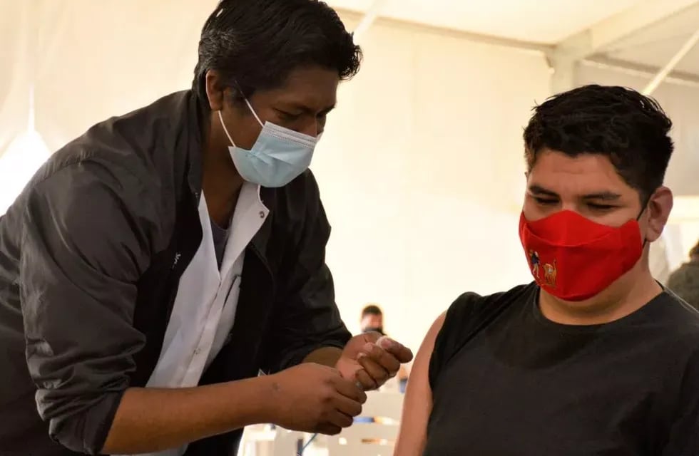 El COE Jujuy reiteró la exhortación para que la población complete su esquema de vacunación, por cuanto "el cuidado es responsabilidad de todos".