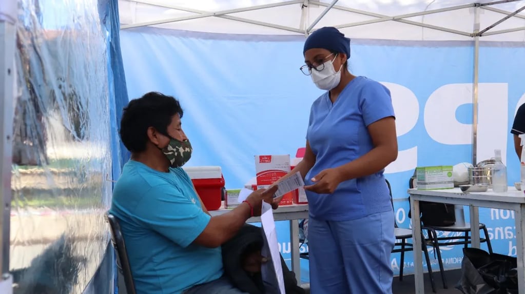 Vacunación y testeo para Covid-19 en Jujuy.