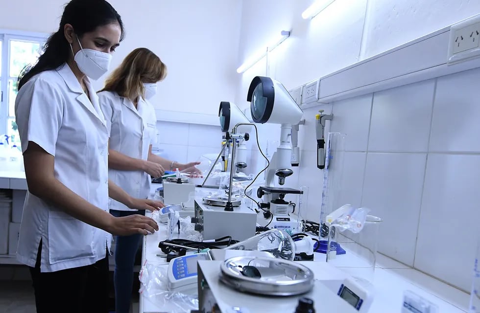 El Gobierno provincial adquirió instrumental de laboratorio para hacer diagnósticos de triquinosis en las zonas de Villa Mercedes, La Toma y La Punilla.
