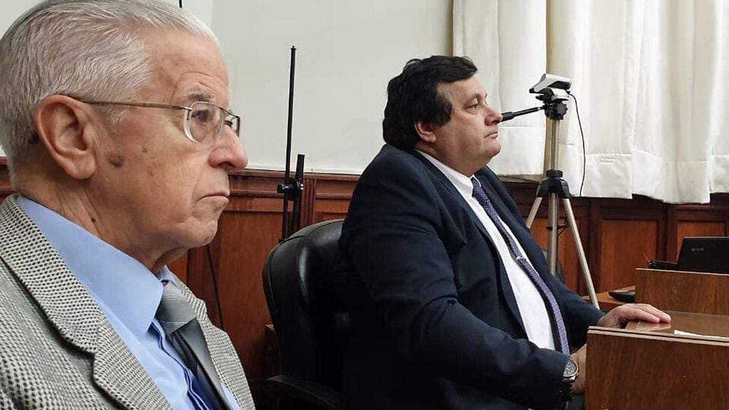 Gustavo Rivas - abogado acusado por abuso y corrupción de menores.
