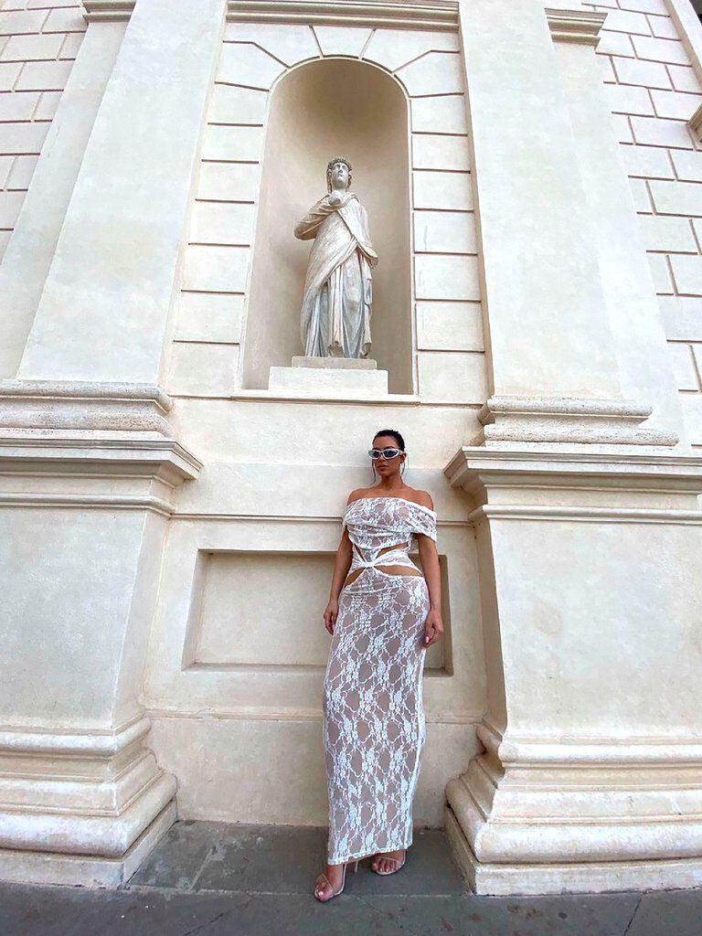 Kim Kardashian y su impresionante vestido