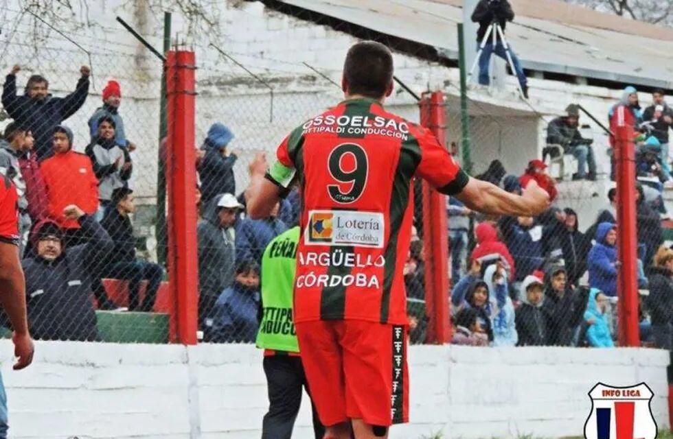 El goleador Damián Solferino pudo haber hecho doblete, pero le atajaron un penal.