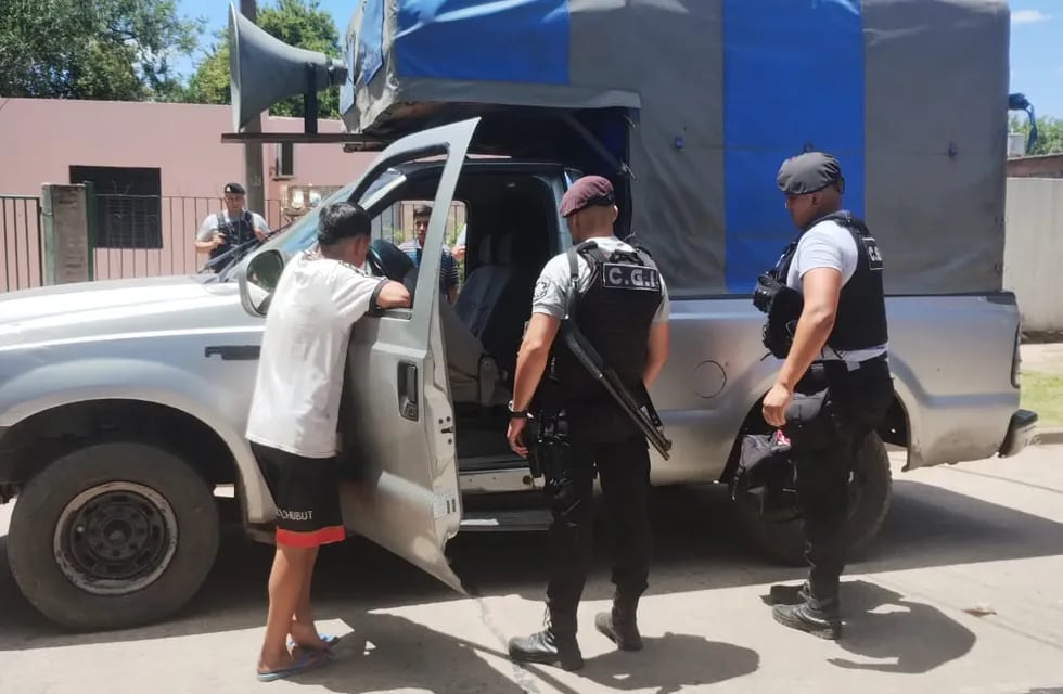 La camioneta sospechosa interceptada por la policía