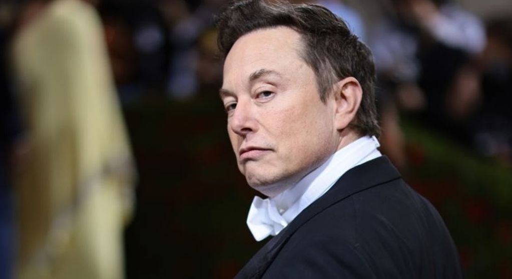 Pese a ser uno de los magnates más millonarios, Elon Musk vive en una pequeña casa de Texas.