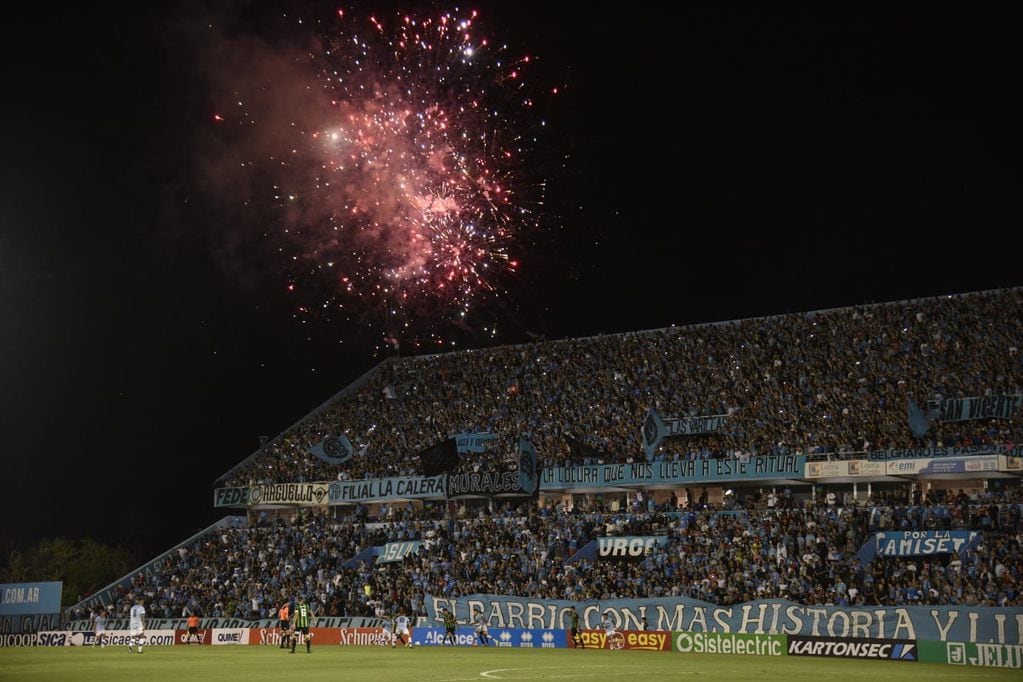 El clásico festejo del minuto 68 de Belgrano en el Gigante de Alberdi ante San Martín de San Juan. (Facundo Luque)