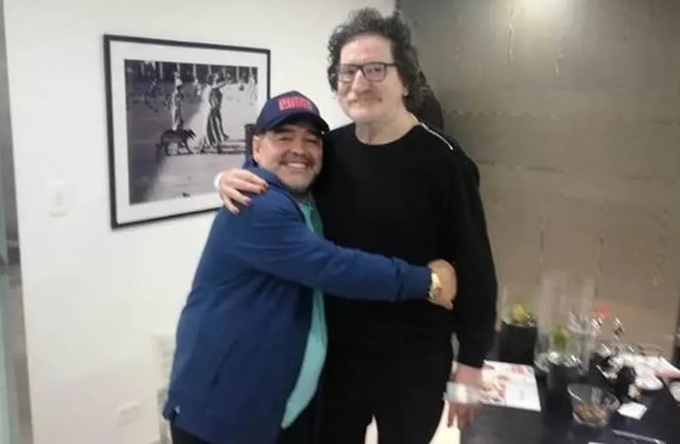 Diego Maradona y Charly García se encontraron de casualidad en una clínica.