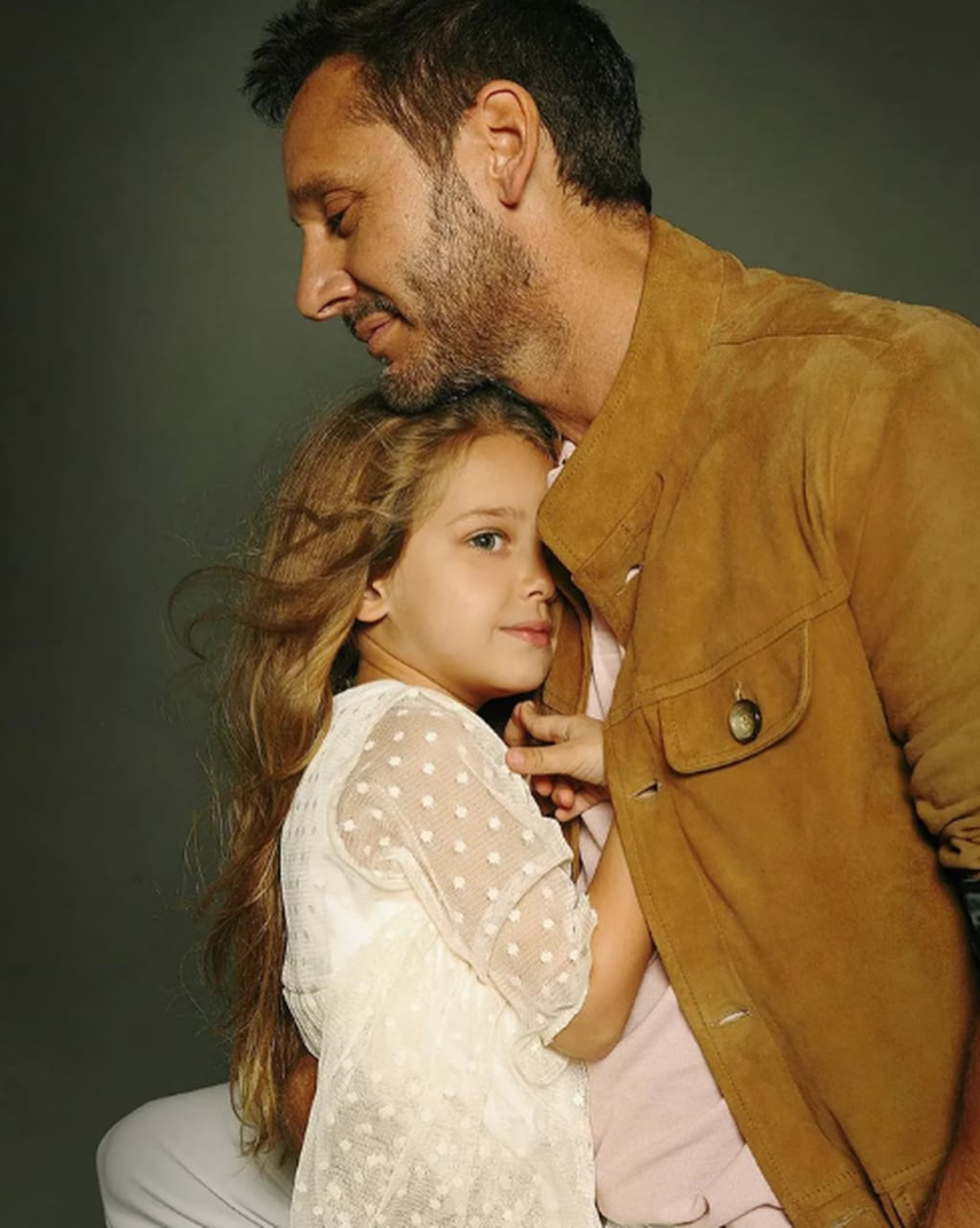 El actor se emocionó cuando su hija en común con La China Suarez preguntó por Blanca / Foto: Instagram