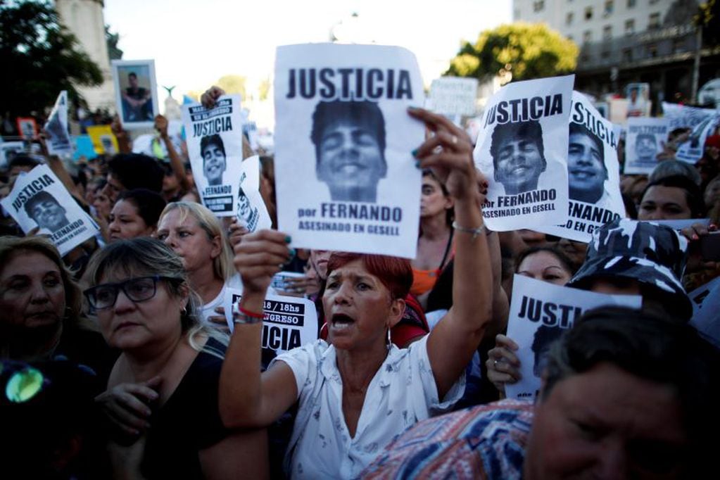 18/02/2020. "Justicia por Fernando", en una marcha frente al Congreso. (Natacha Pisarenko/AP)