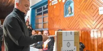 Elecciones PASO 2023: el actual vicegobernador, Carlos Arce, sufragó en Posadasq