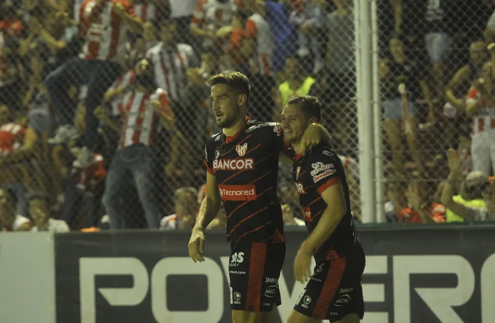 Nico Mazzola puso arriba a Instituto, y se vino una lluvia de goles (Javier Ferreyra/La Voz).