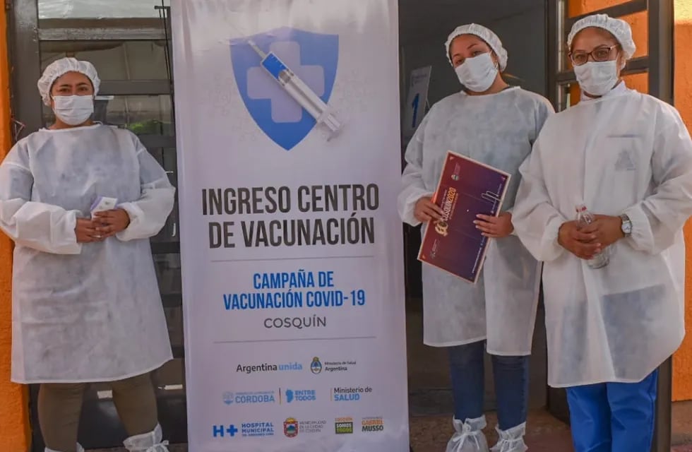 Campaña de Vacunación contra el Covid-19 en Cosquín. (Foto: Facebook / Municipalidad de Cosquín Oficial).