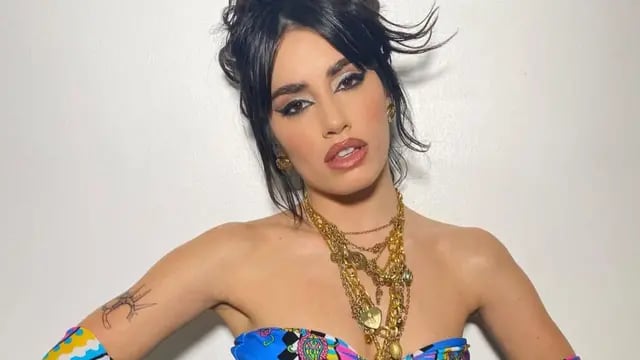 Lali Espósito deslumbró en las redes con su total look de plumas y estampas