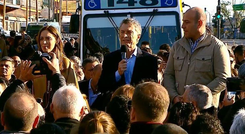 El presidente Mauricio Macri, en la inauguración del Metrobus Calchaquí en Quilmes.