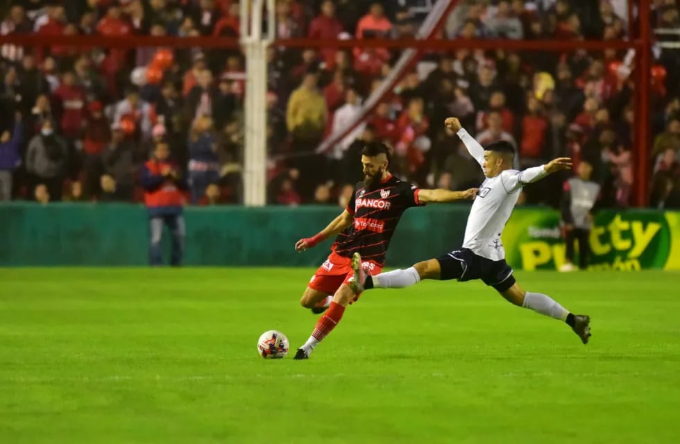 Instituto y Tristán Suárez reanudarán el partido que fue suspendido a los 19 minutos del primer tiempo (Facundo Luque/La Voz).