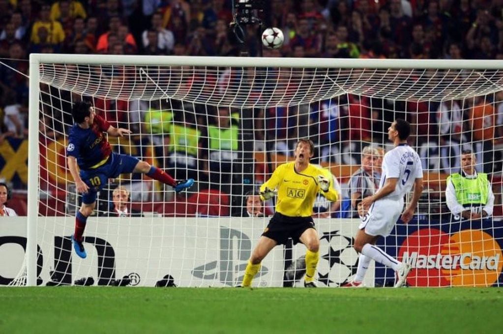 Gol de Lionel Messi en la final contra Manchester United.