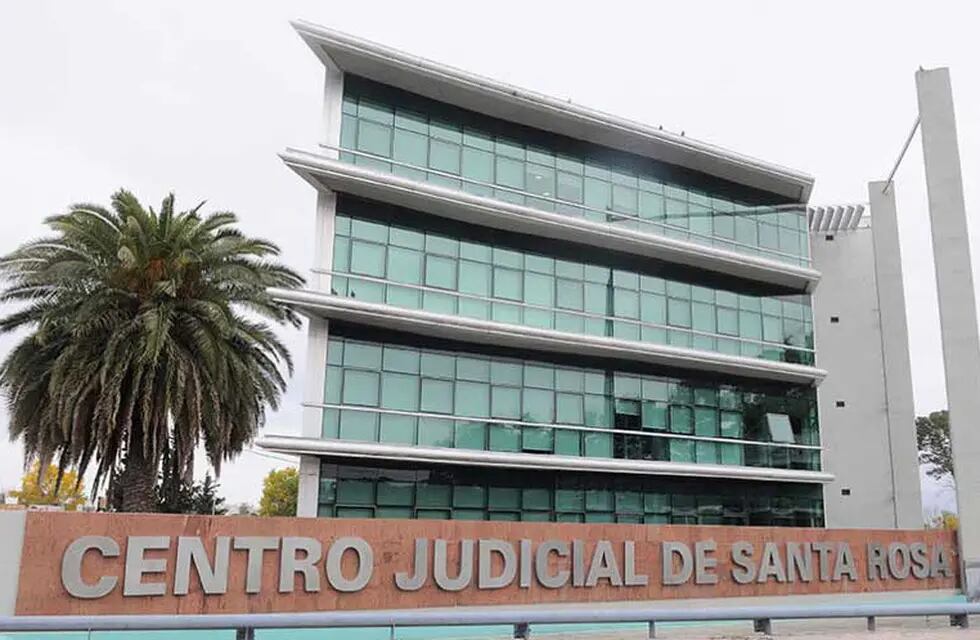Ana Clara Pérez Ballester fue denunciada por “violación de los deberes de funcionario público”.