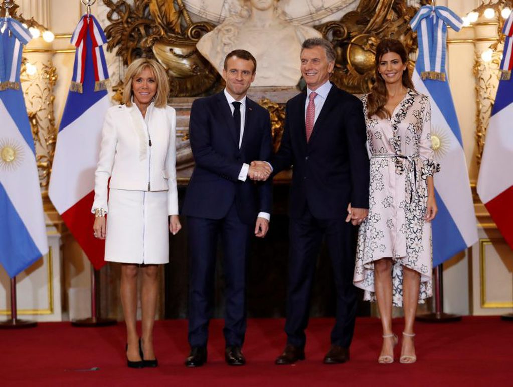 Mauricio Macri y su esposa Juliana Awada reciben en la Casa Rosada al presidente de Francia, Emmanuel Macron y a su esposa, Brigitte (EFE).