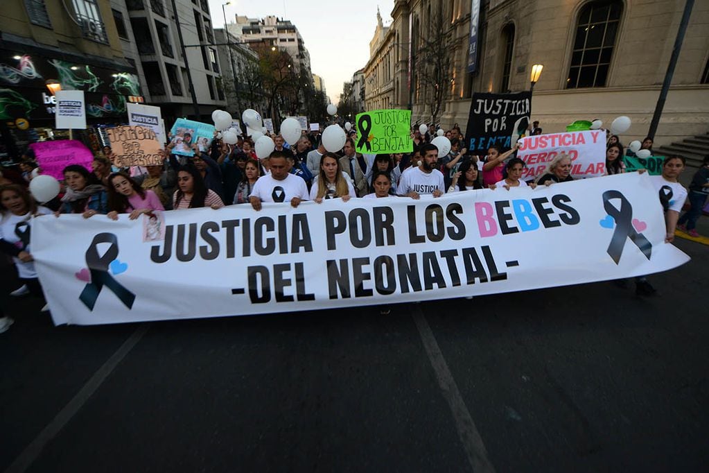 Marcha de las madres del Neonatal por Justicia por los bebés muertos en este nosocomio. (Javier Ferreyra / La Voz)