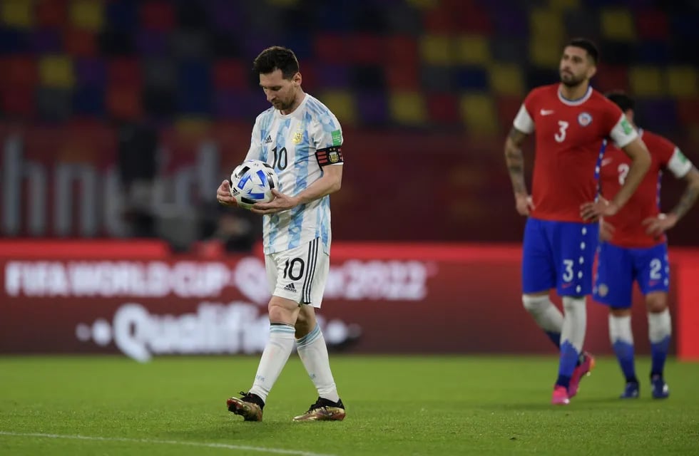 La Selección Argentina no pudo quebrar el empate ante Chile.