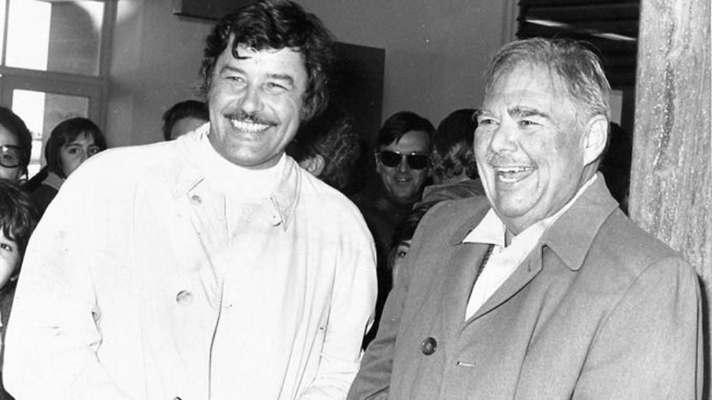 Guy Williams junto a Henry Calvin en una de sus visitas a la Argentina.
