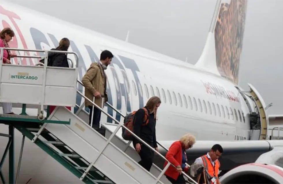 El Ministerio de Transporte sacó un decreto que marca una banda tarifaria a los vuelos de cabotaje
