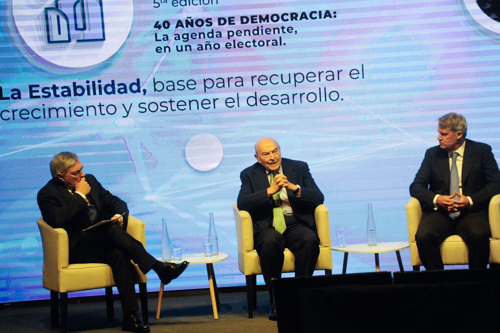 Nueva edición del ciclo “Democracia y Desarrollo” que organiza Clarín que abordará los desafíos económicos que afrontará quien se imponga en las próximas elecciones presidenciales. (Federico Lopez Claro/La Voz)