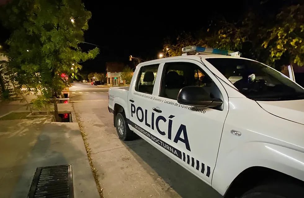 La policía de Mendoza desbarataron dos fiestas clandestinas, una en Las Heras y otra en Luján y un torneo de fútbol en el que participaban unas 100 personas en Guaymallén. Gentileza