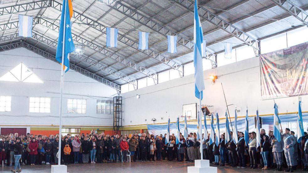 Este lunes se realizó en Río Grande el acto por el Día de la Bandera.