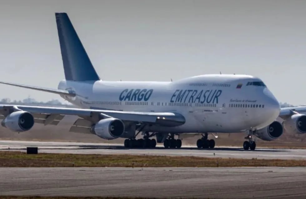 El avión de la empresa Emtrasur está detenido en Ezeiza desde el 6 de junio.