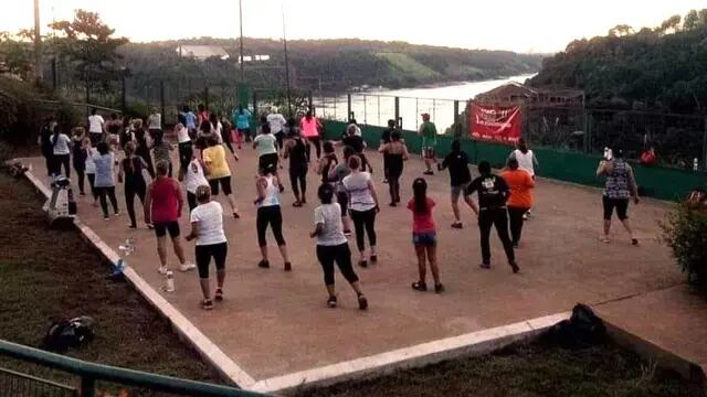 Invitan a la comunidad a participar de las clases de Strong en Puerto Iguazú