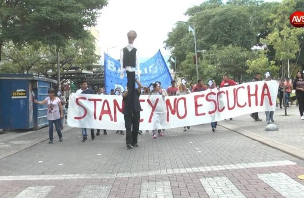 Barrios de Pie Catamarca manifestándose en reclamo de ayuda social