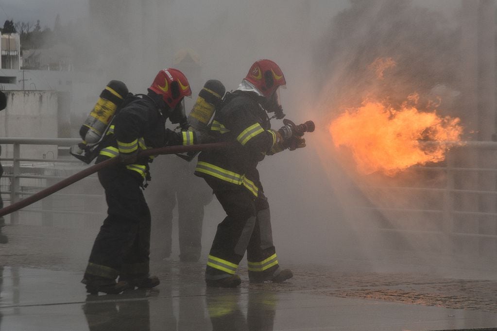 Simulacro de bomberos  Foto: (Pedro Castillo / La Voz)