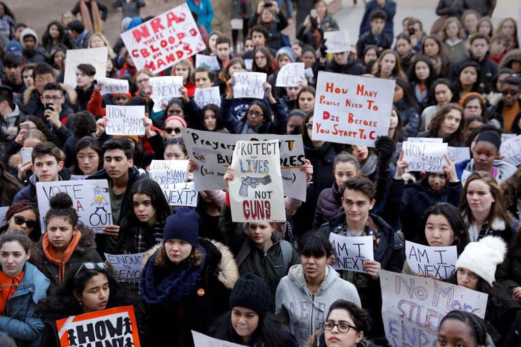 Estudiantes contras las armas en las escuelas en Estados Unidos.