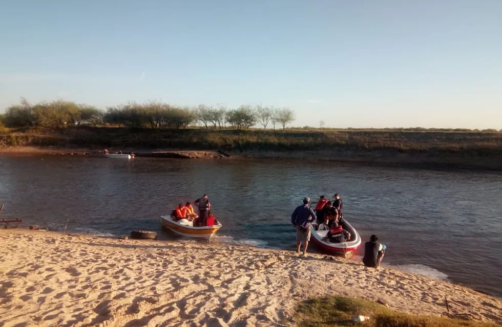 Dos niños murieron ahogados luego de su desaparición en el río Salado a la altura de San Justo. (@Agustinbaroni08)
