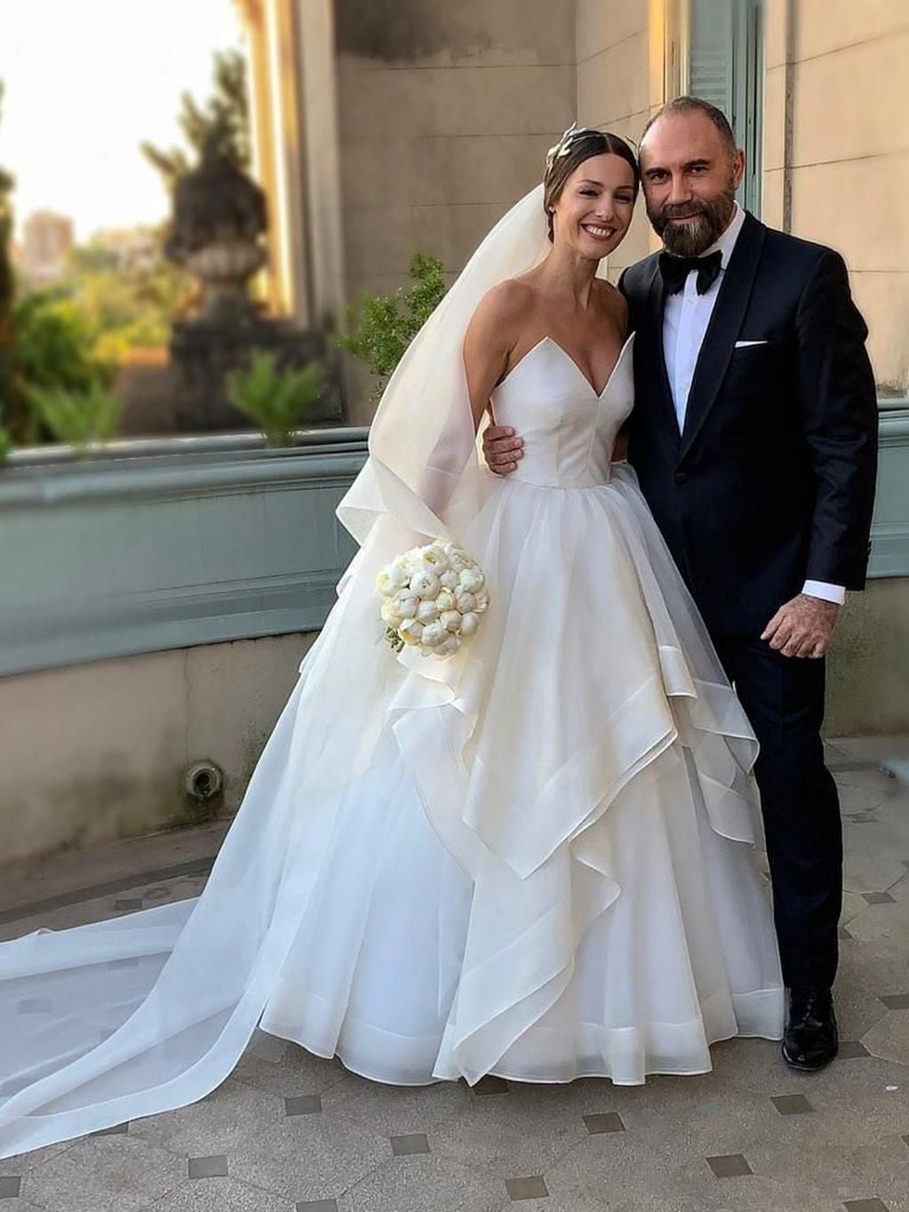 Pampita en su casamiento 
 (Instagram/@estilotn)