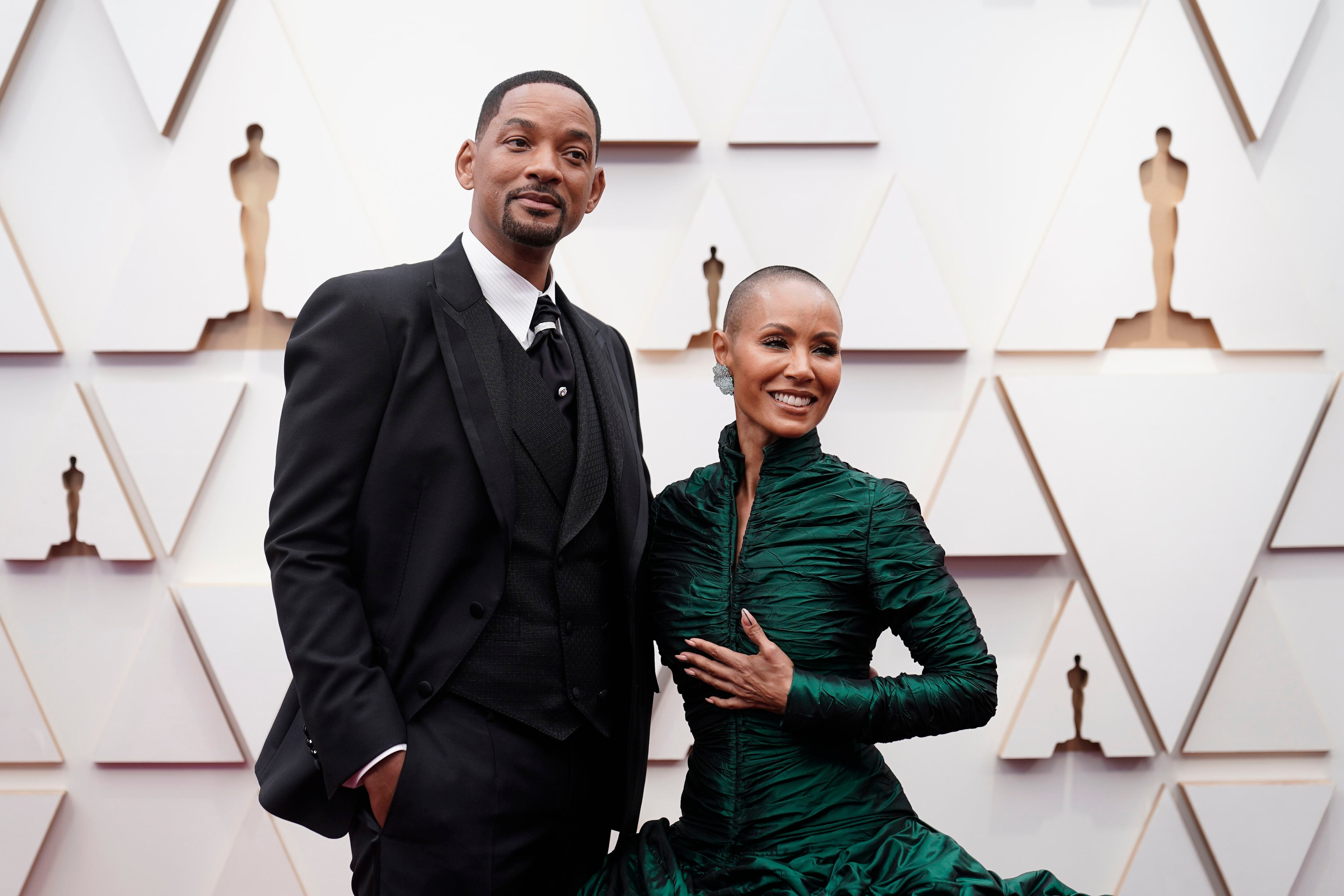 ARCHIVO - Will Smith, izquierda, y Jada Pinkett Smith llegan a los Oscar el 27 de marzo de 2022 en el Teatro Dolby de Los Ángeles. Pinkett Smith y su esposo Will Smith han tenido 