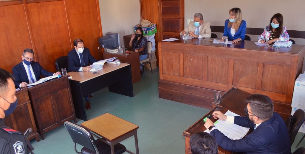 Los miembros del Tribunal en lo Criminal 3 de Jujuy condenaron a L.T.S., por el delito de "abuso sexual con acceso carnal agravado por la convivencia".