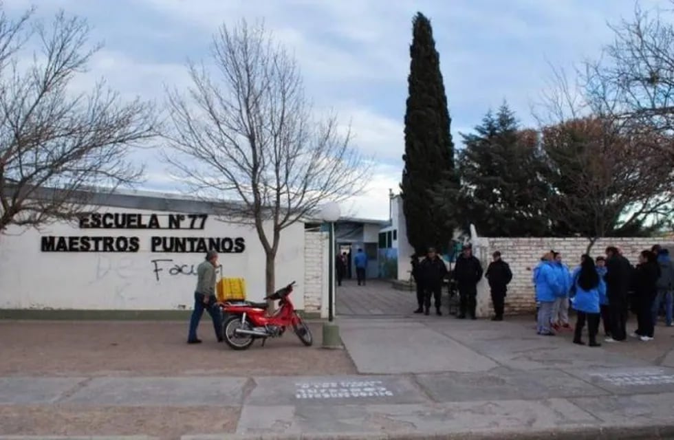 Escuela "Maestros Puntanos" de la ciudad de San Luis recibió una grave denuncia por un niño que desapareció en horario de clases.