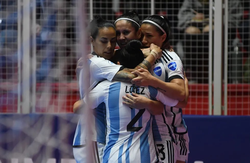 La Selección Argentina femenina de futsal le ganó y se clasificó a las semifinales de la Copa América.