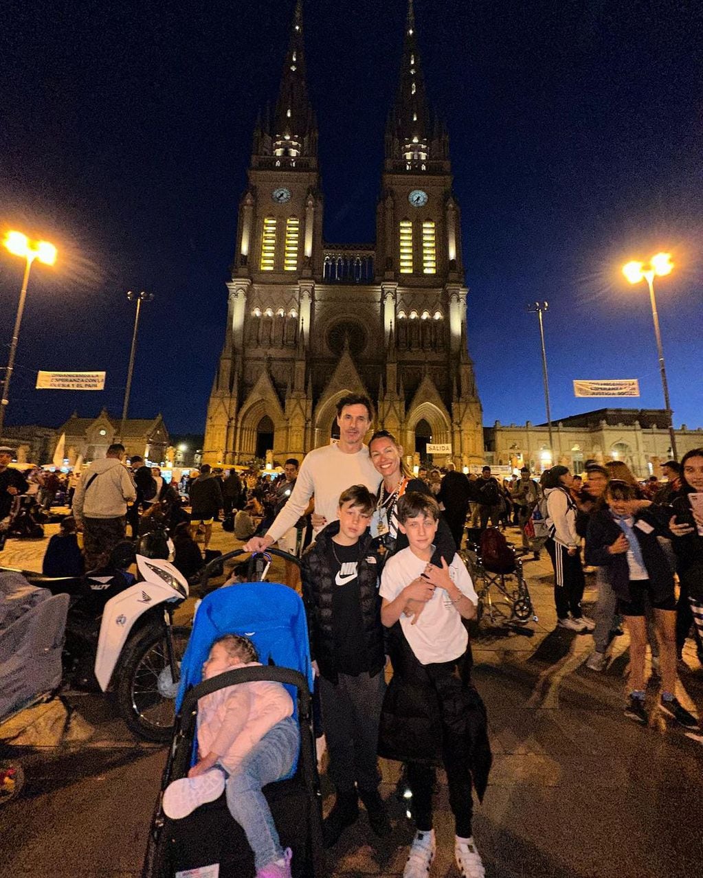 Pampita, emocionada hasta las lágrimas en la peregrinación a Luján. (Instagram Pampita)