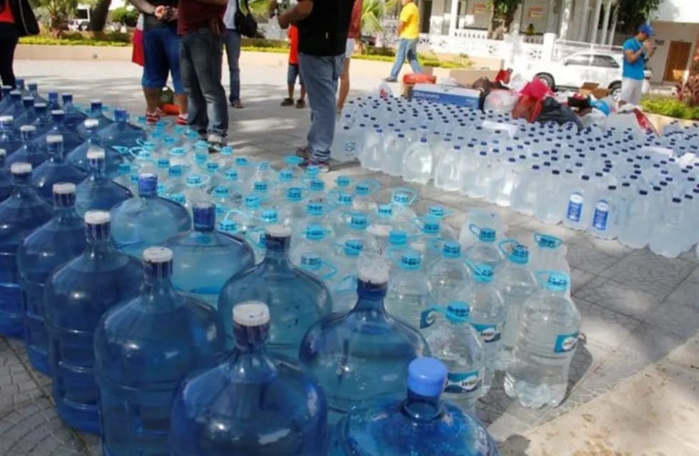 Bomberos juntan agua para ayudar a los vecinos de San Luis (Fm Profesional)